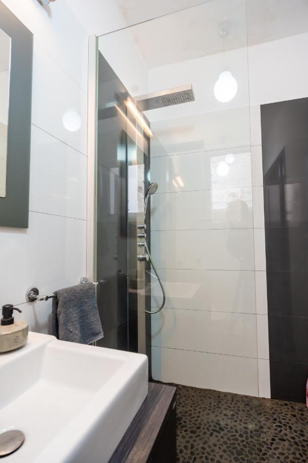 Cozy & Spacious Flat Near Victoriei Square Bukarest Exterior foto