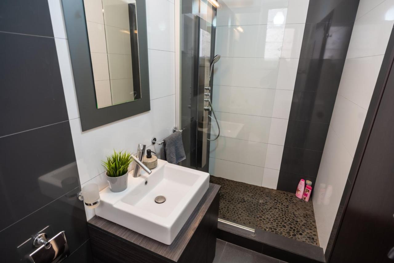 Cozy & Spacious Flat Near Victoriei Square Bukarest Exterior foto